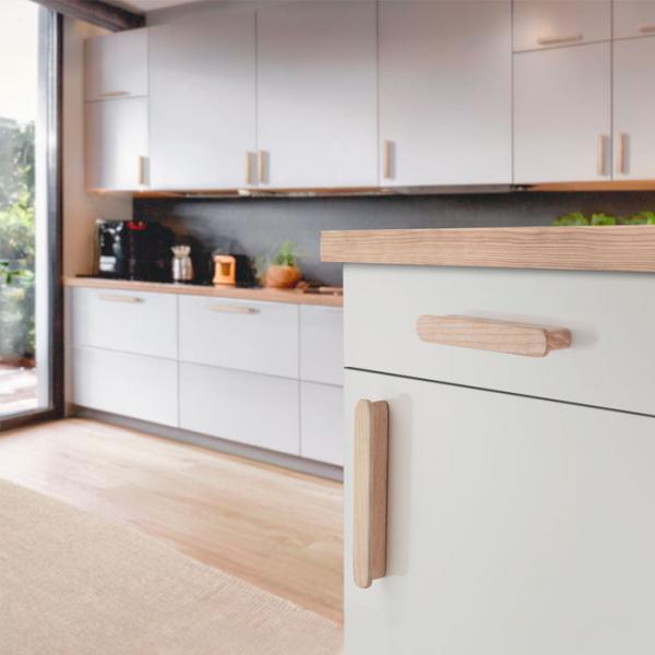 Beslagsboden BB6411 møbelgreb i træ - Lys ask Beslagsboden BB6411 møbelgreb i træ - Lys ask